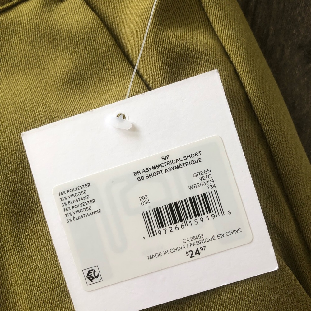 BNWT BB Dakota Olive-Toned High Rise Pleated Bermuda Shorts | Size S - Picture 3 of 6